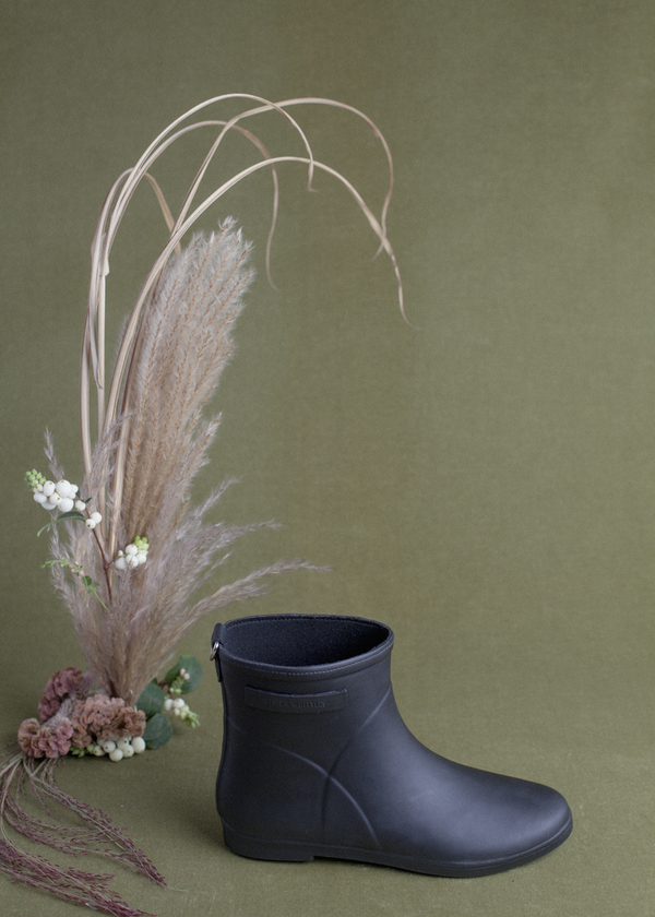 Alice + Whittles Rubber Boot - Black on Black Alice + Whittles Rubber Boot - Black on Black