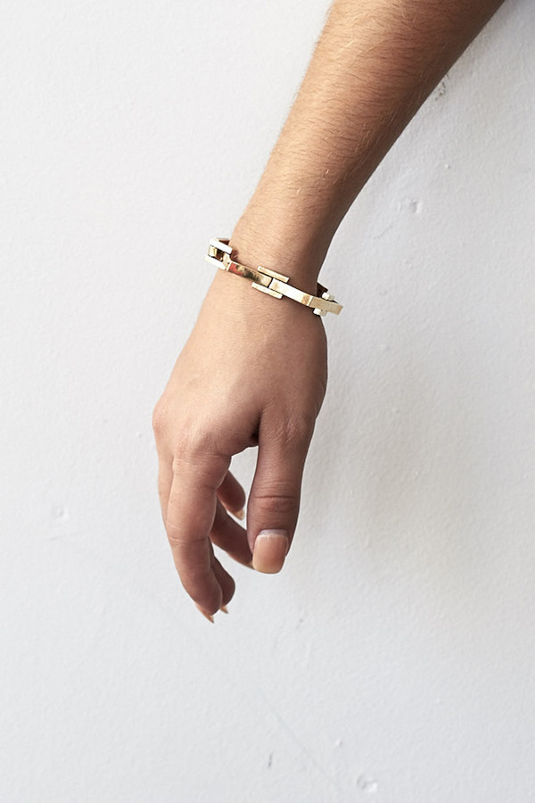 Samma Brass Open/Close Bracelet Samma Brass Open/Close Bracelet
