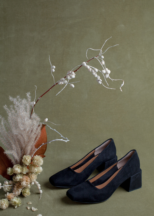 LoQ Villa Pump - Black Suede LoQ Villa Pump - Black Suede