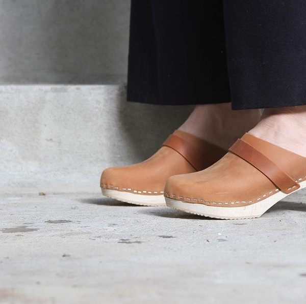 Nina Z SARA clog in cognac Nina Z SARA clog in cognac