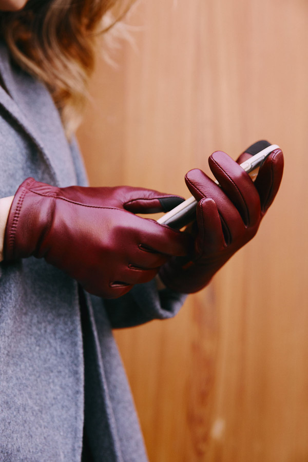 Honns Selina Smart Glove - Wine Honns Selina Smart Glove - Wine