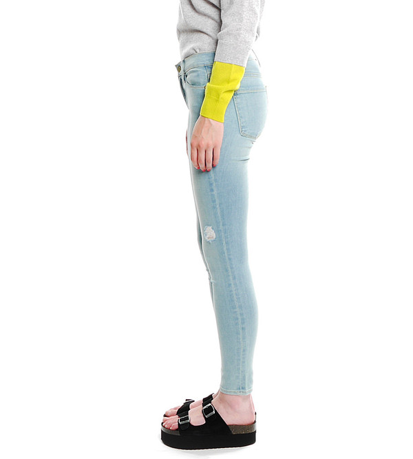 FRAME Denim Le Skinny De Jeanne in Echo Park FRAME Denim Le Skinny De Jeanne in Echo Park