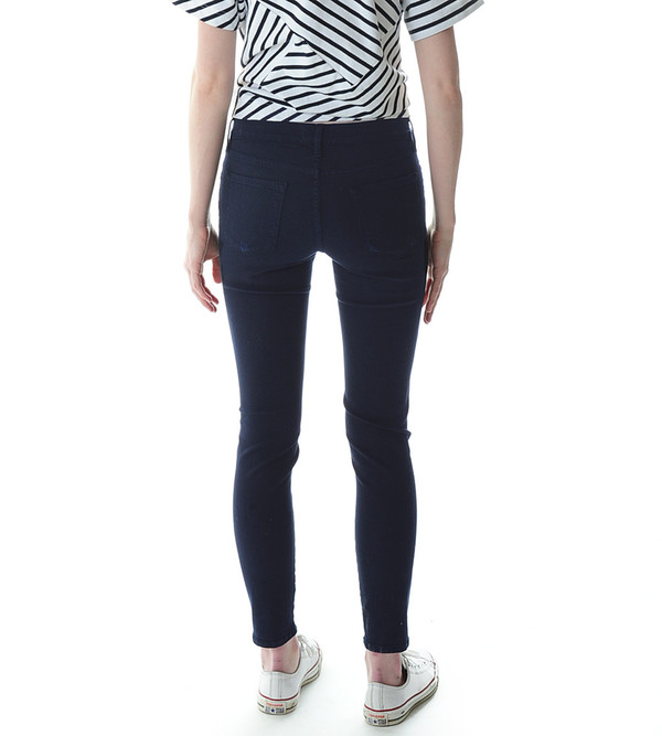 FRAME Denim Le Skinny De Jeanne in Nowita FRAME Denim Le Skinny De Jeanne in Nowita