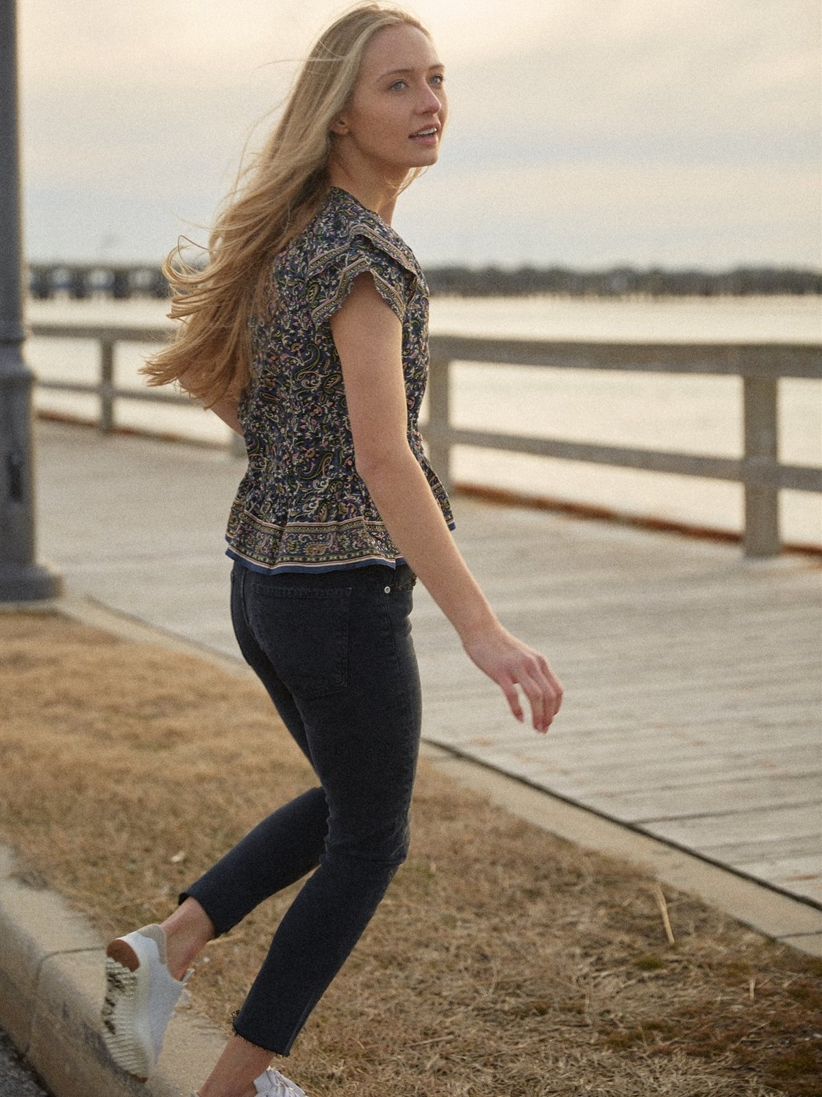 AGOLDE Toni Mid Rise Straight Jeans 