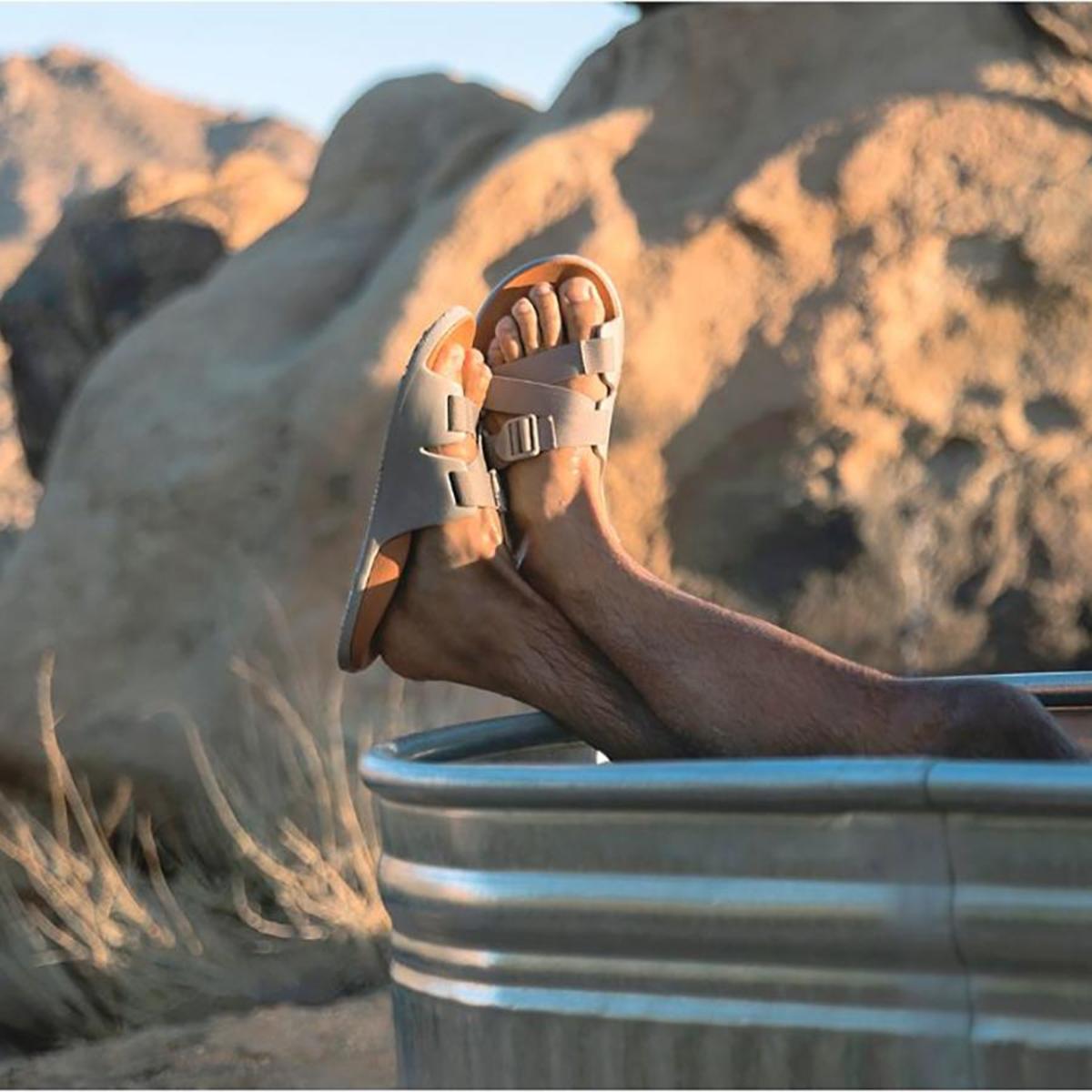 chaco solid moon rock