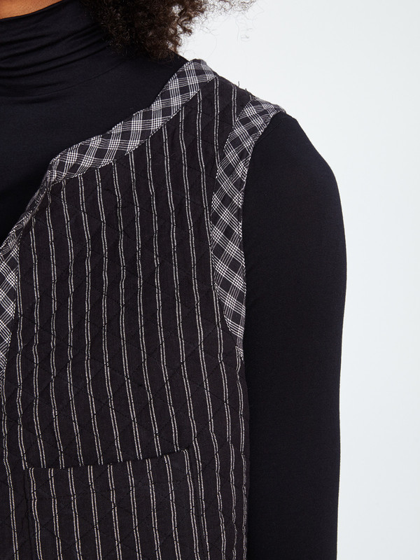 KOPAL REVERSIBLE RADHA VEST / BLACK KOPAL REVERSIBLE RADHA VEST / BLACK