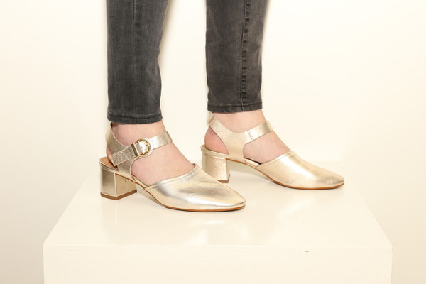 Intentionally Blank CRYSTAL Gold Leather Intentionally Blank CRYSTAL Gold Leather