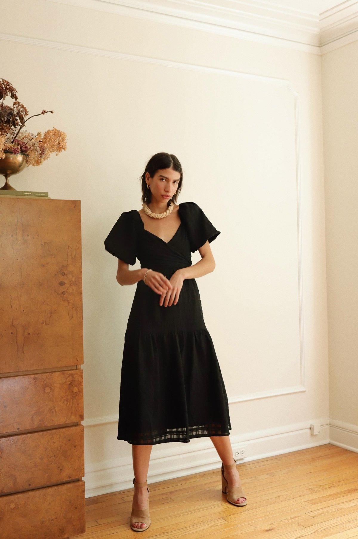 ASTR The Label Puff Sleeve Midi Dress 