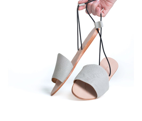 The Palatines Shoes Refero Sandal - Beige Leather W Black Elastic The Palatines Shoes Refero Sandal - Beige Leather W Black Elastic