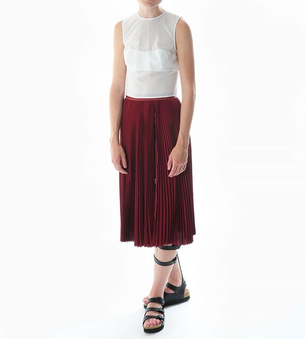 Sacai Luck Pleated Side Slit Skirt with Lace Underlay Sacai Luck Pleated Side Slit Skirt with Lace Underlay