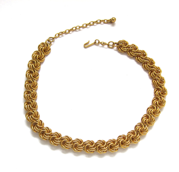 Gold knot link necklace Gold knot link necklace