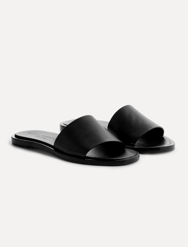 Woman by Common Projects Slide in Leather Woman by Common Projects Slide in Leather