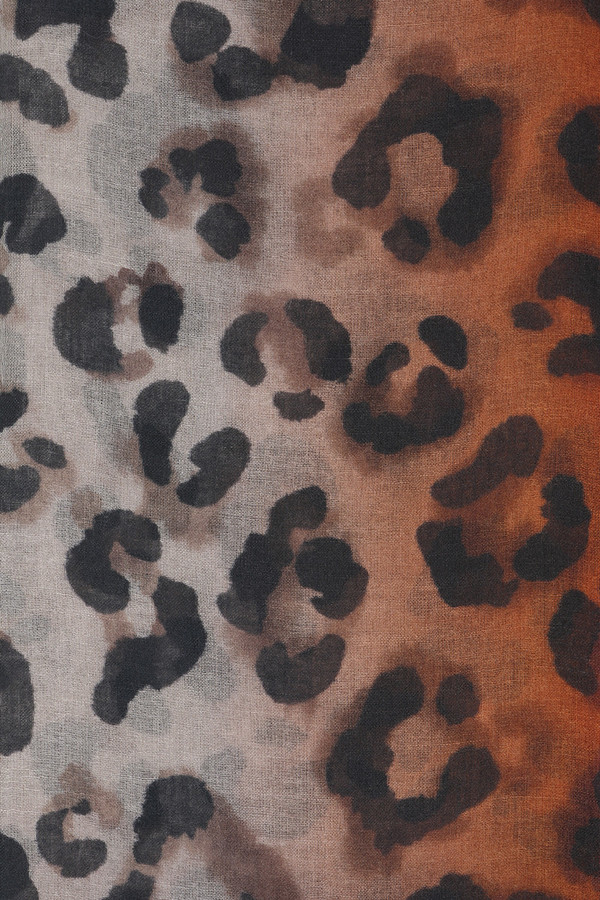 Franco Ferrari Evans Wash Scarf Animal Plum Franco Ferrari Evans Wash Scarf Animal Plum