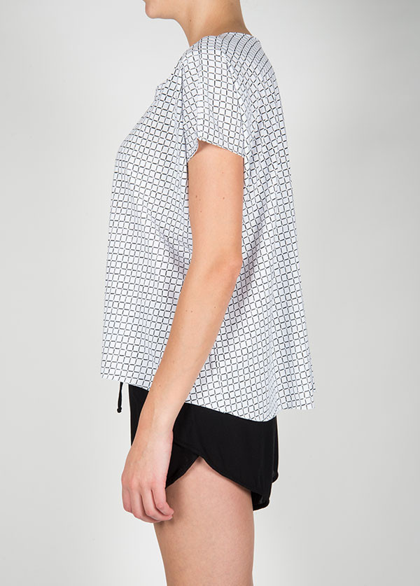 Ilana Kohn - Jersey Tee in Big Grid Grey Ilana Kohn - Jersey Tee in Big Grid Grey
