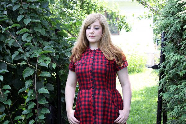 Birds of North America Visorbearer Dress (Buffalo Check) Birds of North America Visorbearer Dress (Buffalo Check)