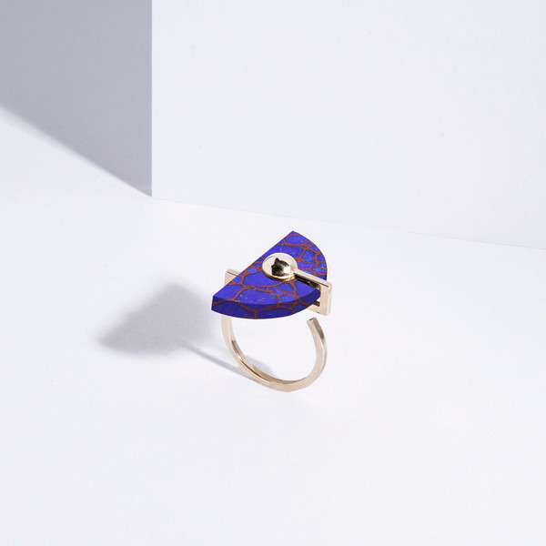 Metalepsis Projects Split Atom Ring in Bauhaus Metalepsis Projects Split Atom Ring in Bauhaus