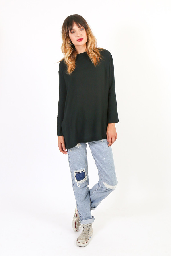 Black Crane Long Slit Top Black Crane Long Slit Top