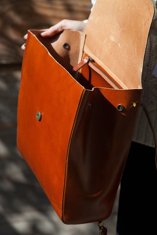Vere Verto Macta | brown Vere Verto Macta | brown