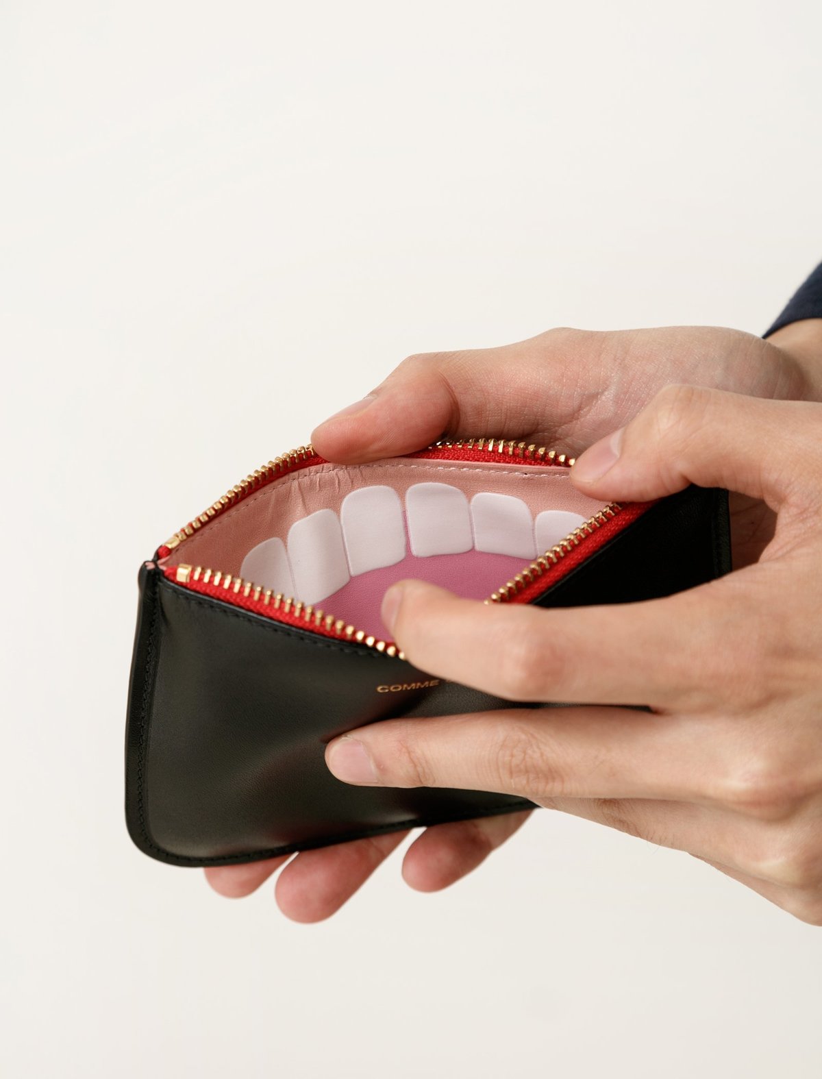 comme des garcons mouth wallet